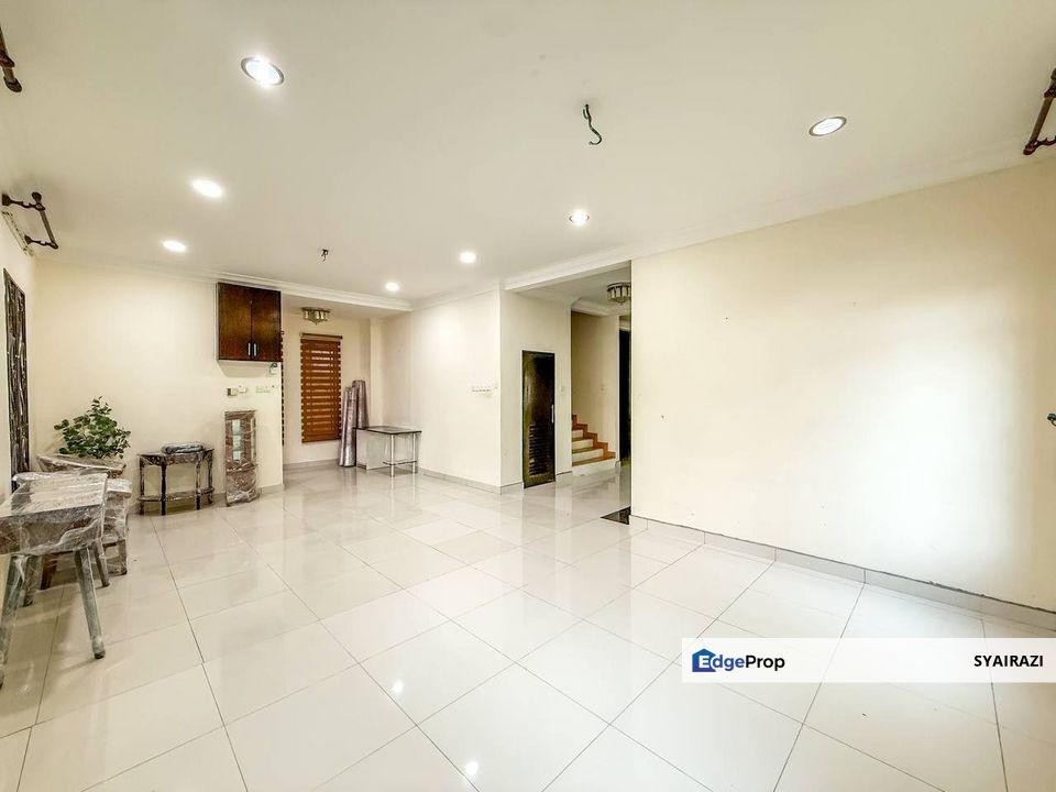 RENOVATED 2.5 Storey Semi-D Puncak Bangi, Seksyen 6, Bandar Baru Bangi, Selangor, Bangi