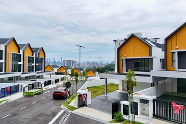 East 57 (Residensi Laman Timur)