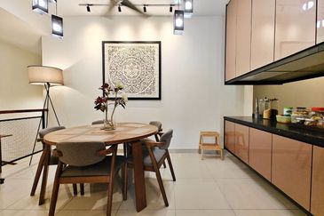 Crescent Park Townvilla