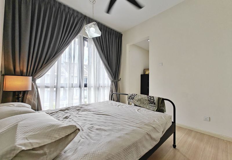 Crescent Park Townvilla