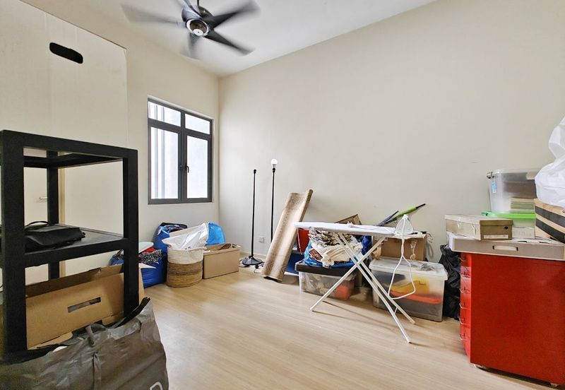 Crescent Park Townvilla