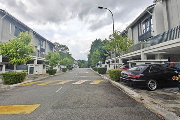 Crescent Park Townvilla