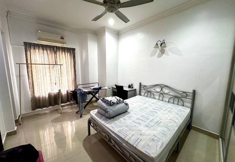 Putra Hill Residency