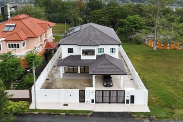 Bukit Suria Garden Village