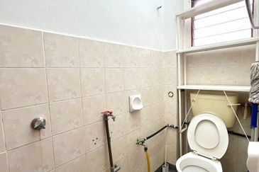 Taman Pinggiran Putra