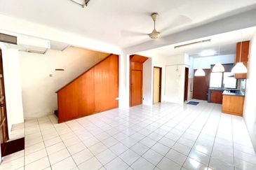 Taman Pinggiran Putra