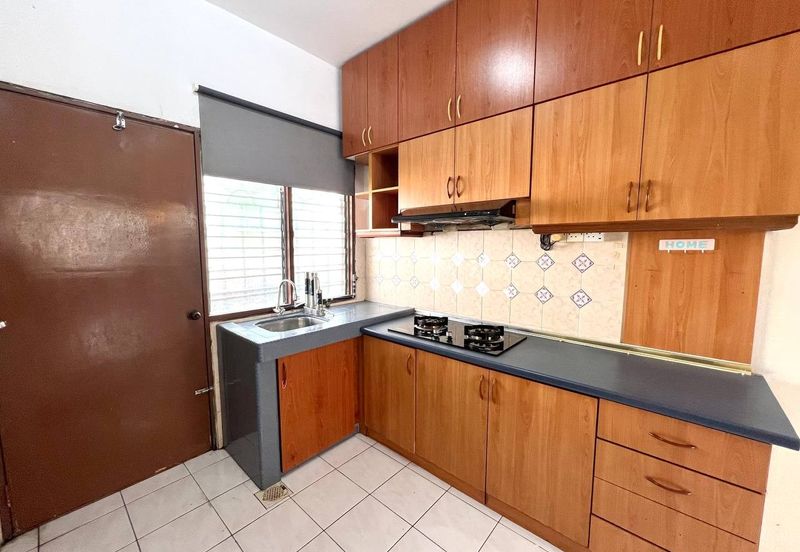 Taman Pinggiran Putra