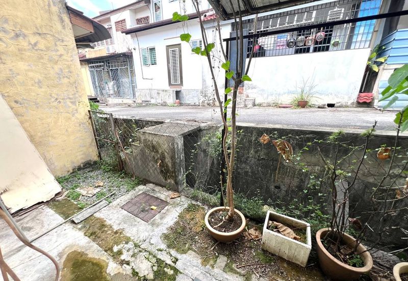 Taman Pinggiran Putra