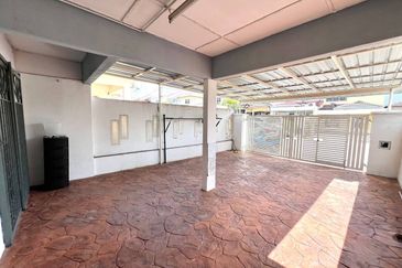 Taman Pinggiran Putra