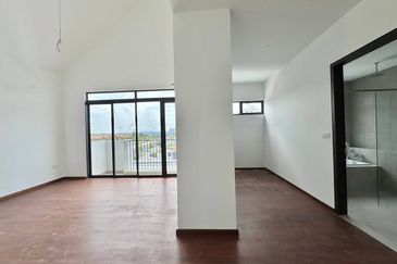 Elmina Green The Eighth @ City of Elmina