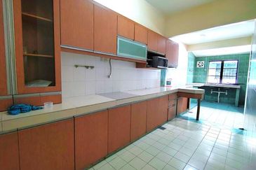 Bandar Tun Hussein Onn