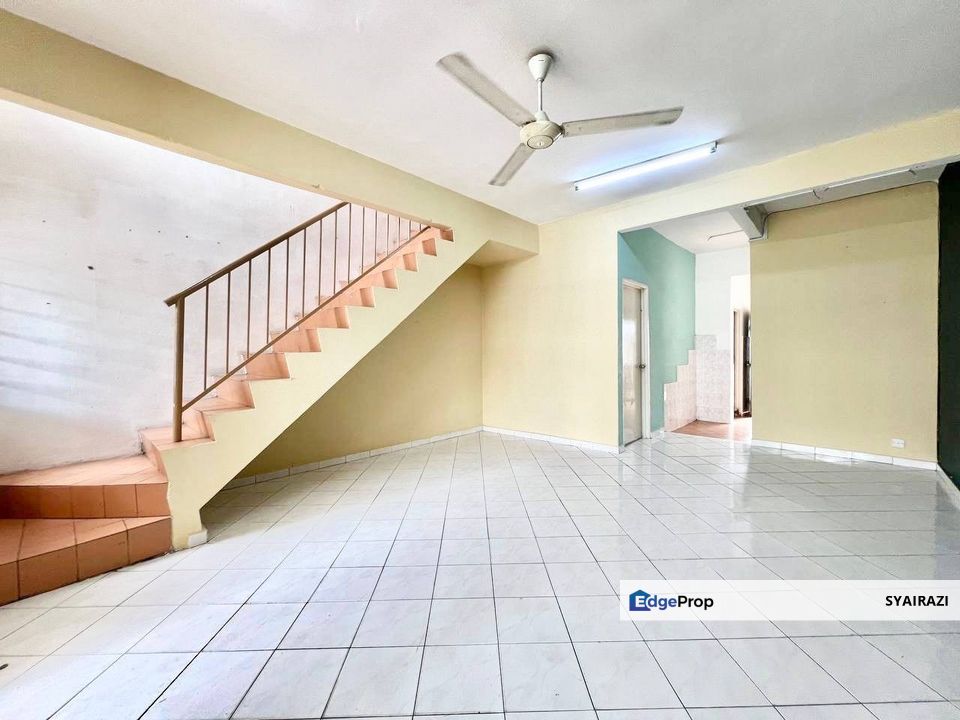 Double Storey Terrace Seksyen 6, Bandar Rinching, Semenyih, Selangor, Semenyih
