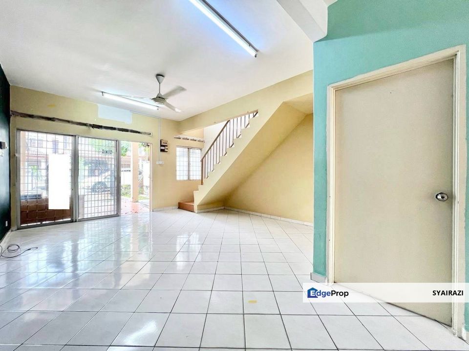 Double Storey Terrace Seksyen 6, Bandar Rinching, Semenyih, Selangor, Semenyih