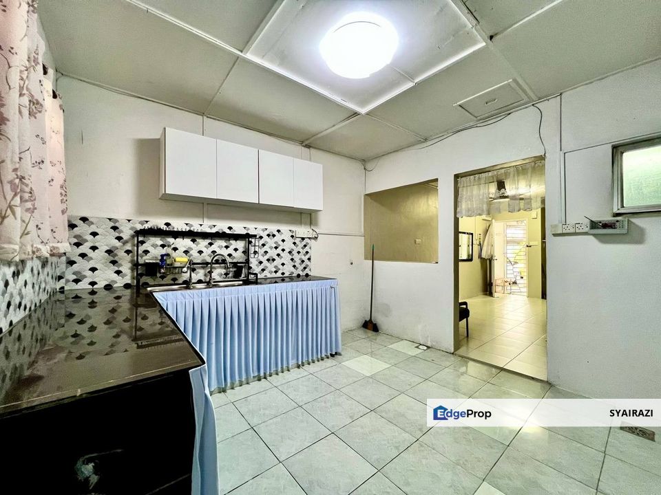 3 Storey Townhouse Taman Saujana Palma, Kajang, Selangor, Kajang