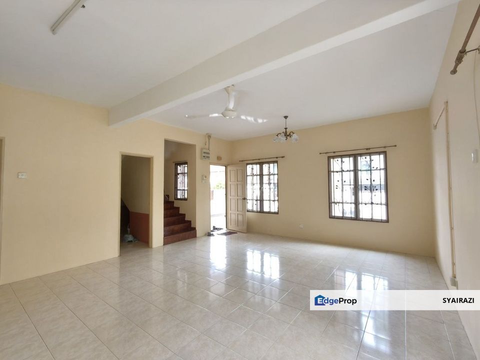 Double Storey Semi-D Seksyen 6, Bandar Bukit Mahkota, Bangi, Selangor, Bangi