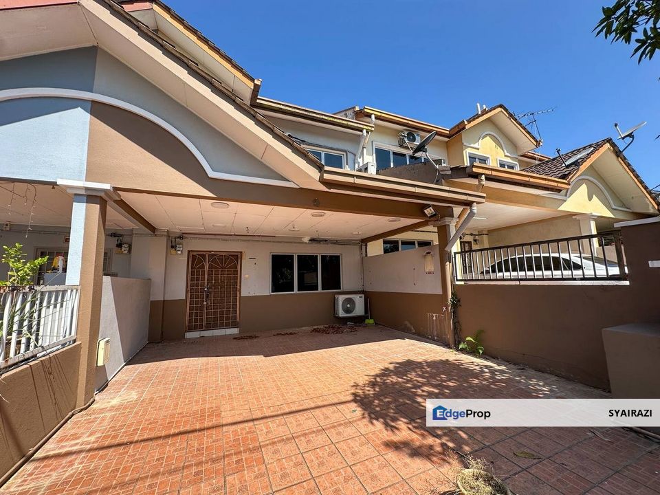 Double Storey Terrace Taman Pinggiran Saujana, Kajang, Selangor, Kajang