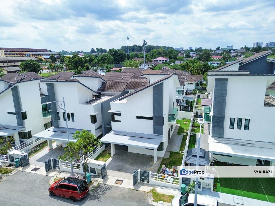 Double Storey Semi-D Taman D'Ramal Prima, Sungai Ramal, Kajang, Selangor, Kajang