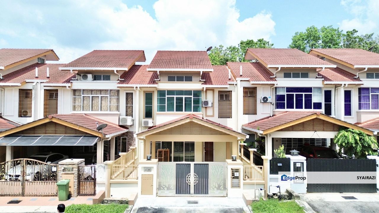 Double Storey Superlink Laman 2, Bandar Seri Putra, Bangi, Selangor, Bangi