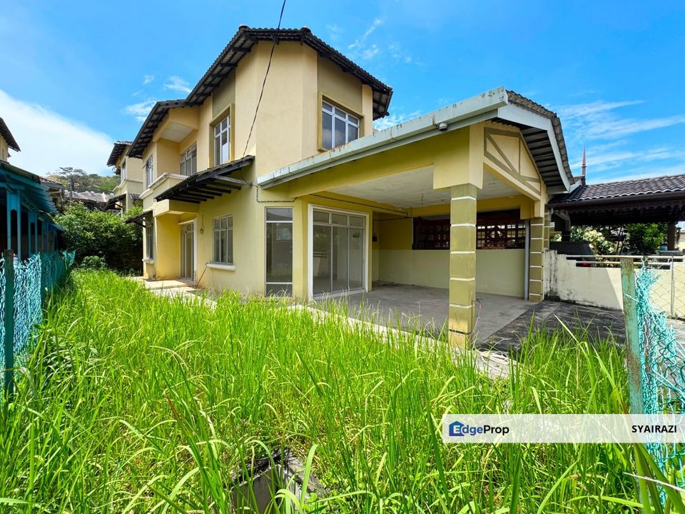 Double Storey Semi-D Taman Dahlia, Bandar Baru Salak Tinggi, Sepang, Selangor, Sepang