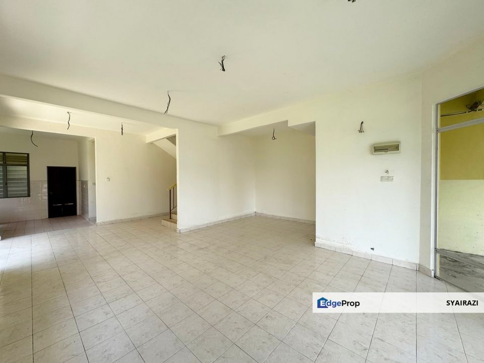 Double Storey Semi-D Taman Dahlia, Bandar Baru Salak Tinggi, Sepang, Selangor, Sepang