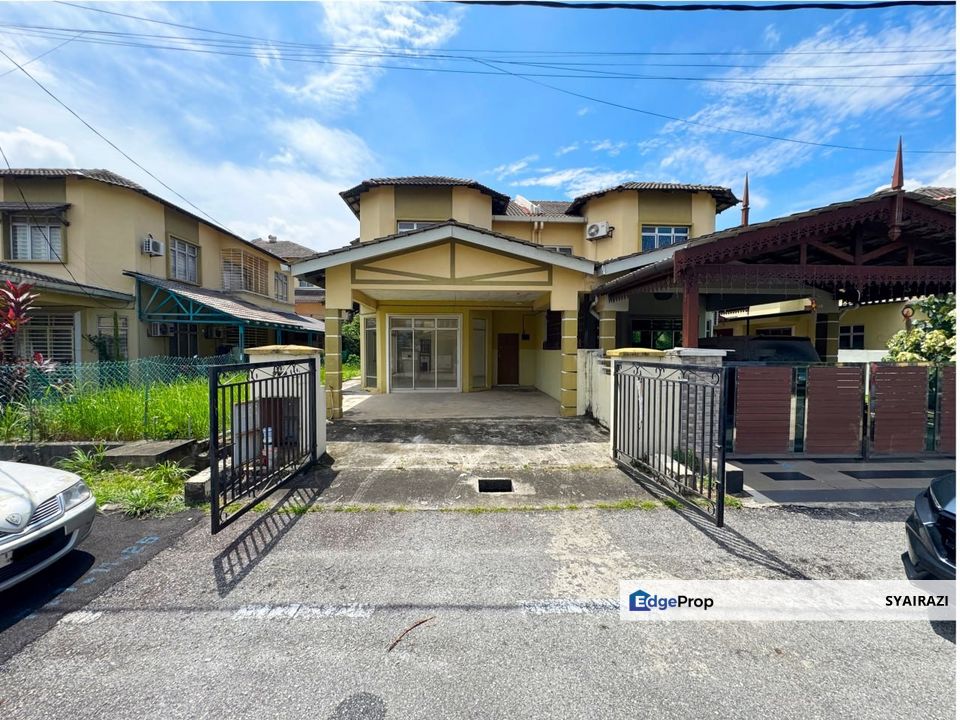 Double Storey Semi-D Taman Dahlia, Bandar Baru Salak Tinggi, Sepang, Selangor, Sepang