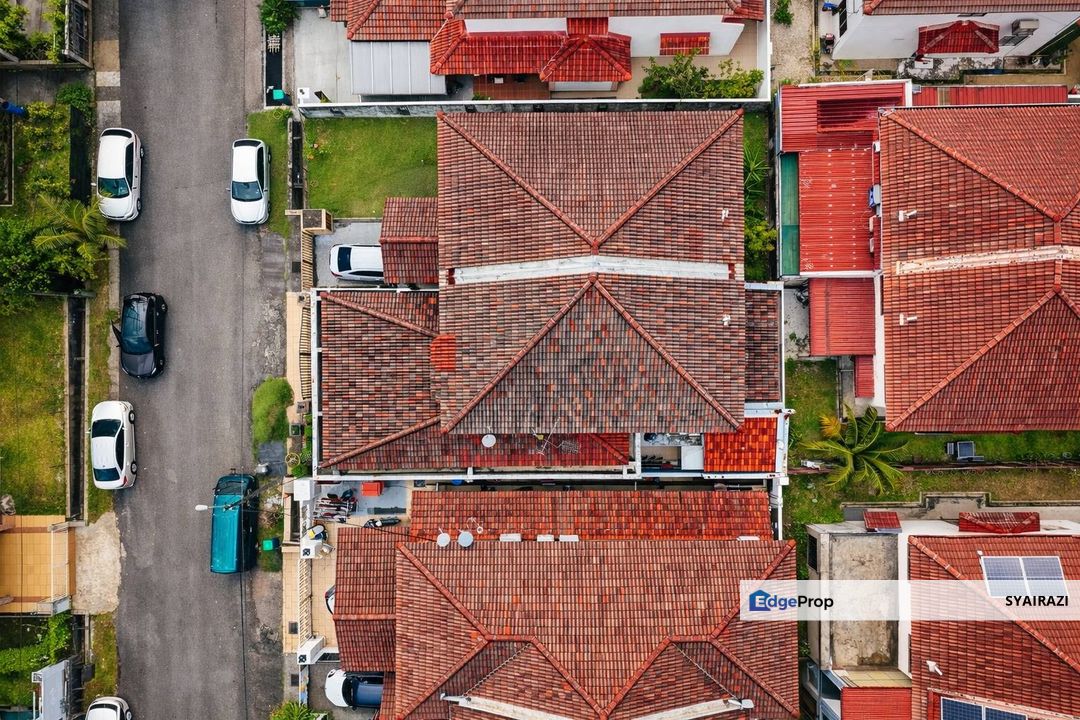 Double Storey Semi Detached House Villa Rimbawan, Pinggiran Putra, Seri Kembangan , Selangor, Puchong South