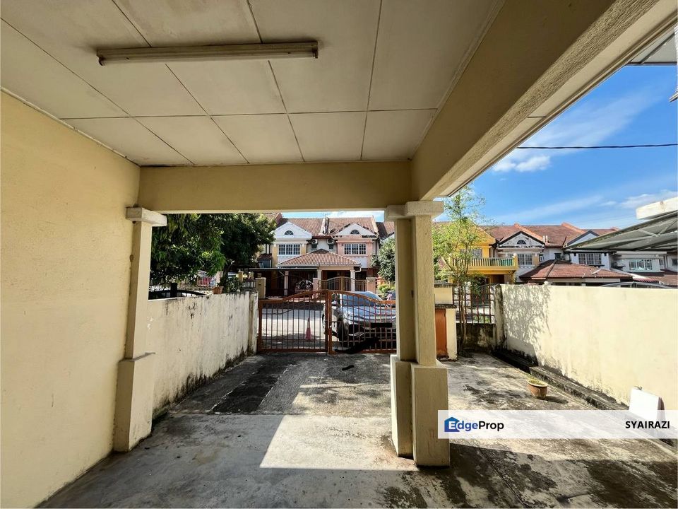NON BUMI LOT Double Storey Terrace Taman Putra Budiman, Balakong, Selangor, Balakong