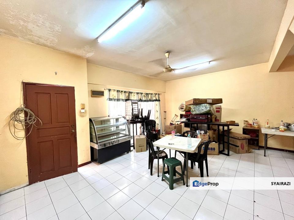 NON BUMI LOT Double Storey Terrace Taman Putra Budiman, Balakong, Selangor, Balakong