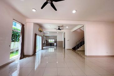 MYDiva, Perdana Lakeview East