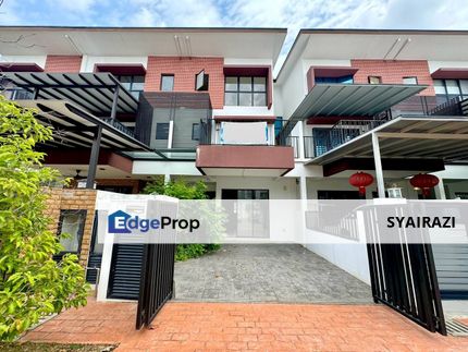 LIKE NEW CONDITION 3 Storey Terrace Myra Meranti, Puchong, Selangor, Puchong