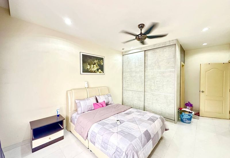 Kristal Villa Condominium