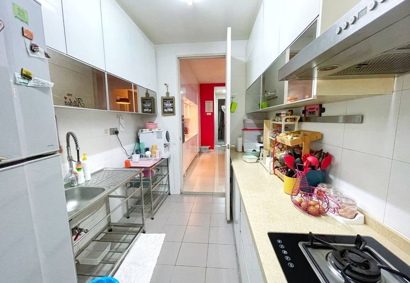 Summerglades, Perdana Lakeview West