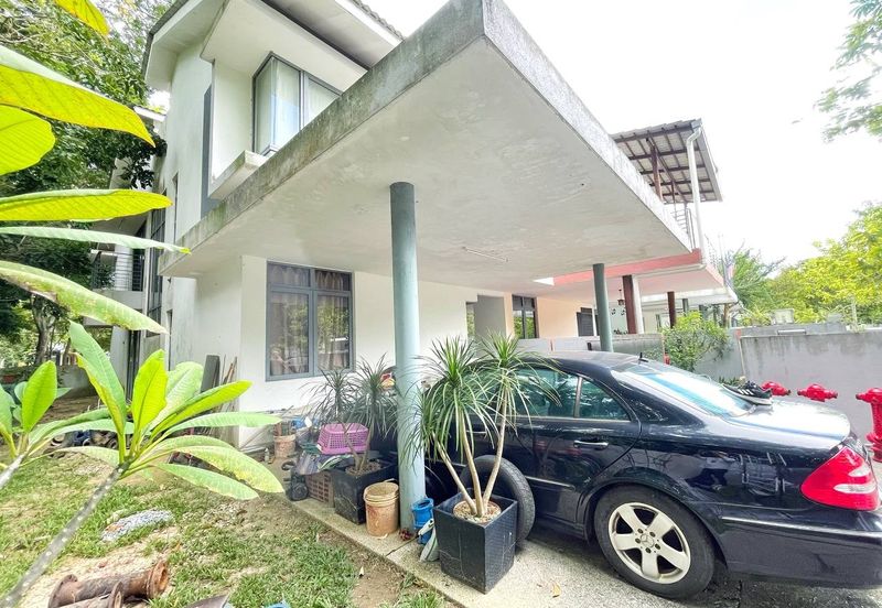 Summerglades, Perdana Lakeview West