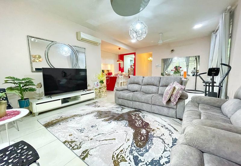 Summerglades, Perdana Lakeview West