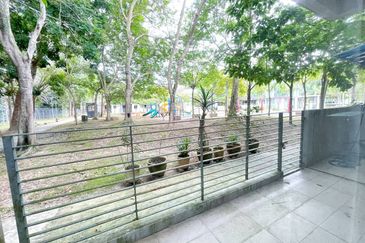 Summerglades, Perdana Lakeview West