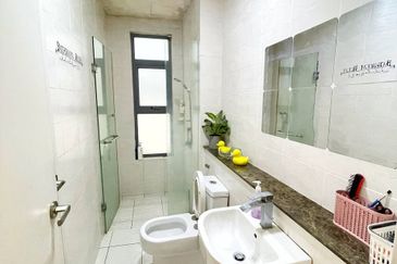 Summerglades, Perdana Lakeview West