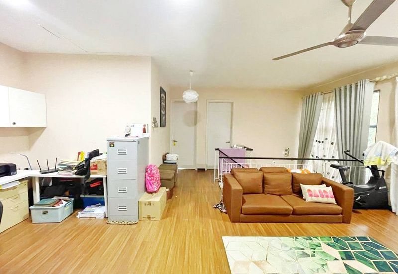 Summerglades, Perdana Lakeview West