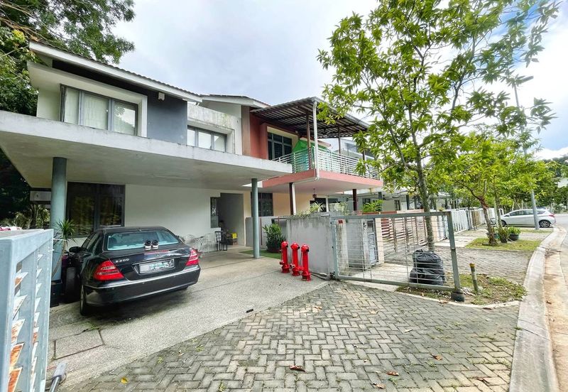 Summerglades, Perdana Lakeview West