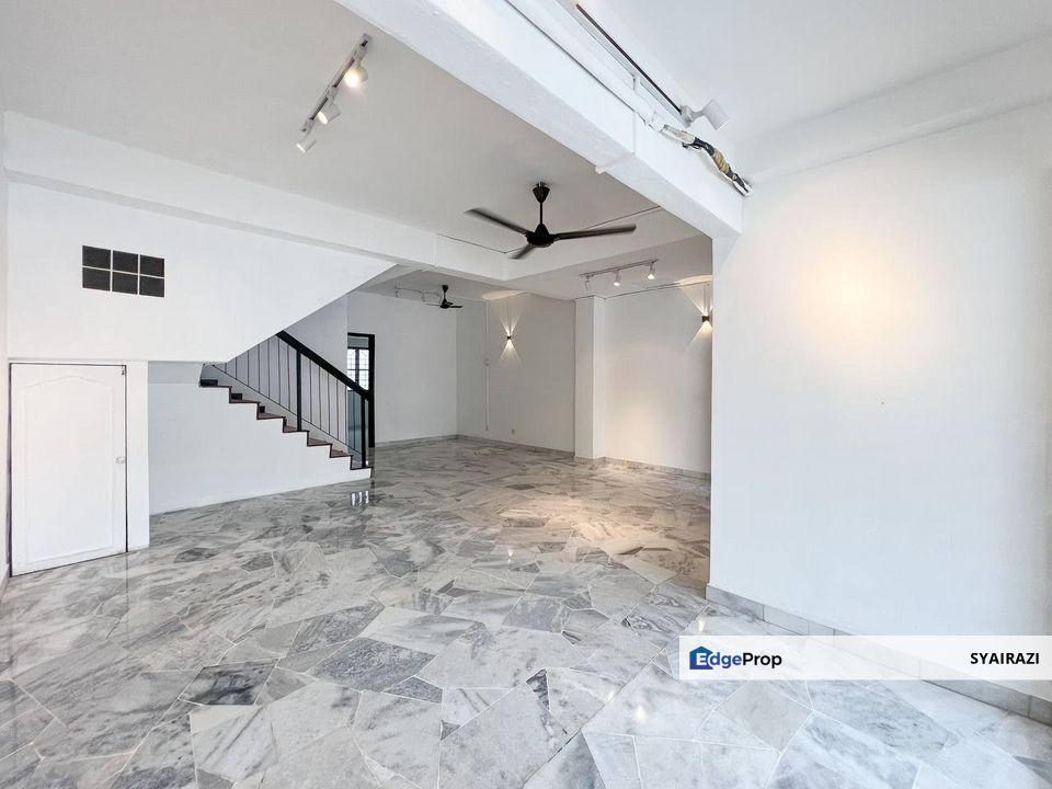 FULLY REFURBISHED Double Storey Terrace Taman Serdang Raya, Seri Kembangan, Selangor, Seri Kembangan