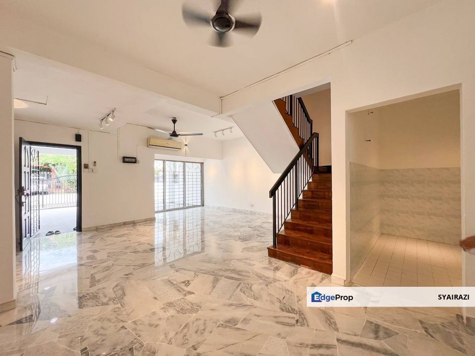 FULLY REFURBISHED Double Storey Terrace Taman Serdang Raya, Seri Kembangan, Selangor, Seri Kembangan