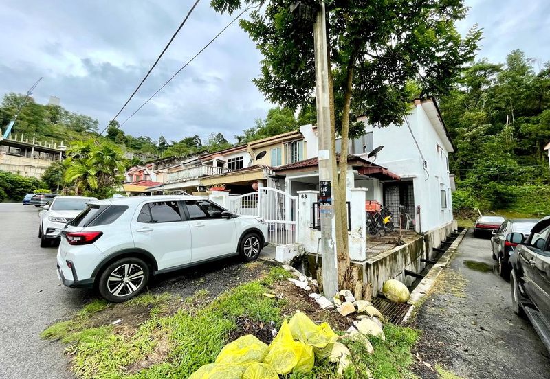 Taman Saujana Puchong