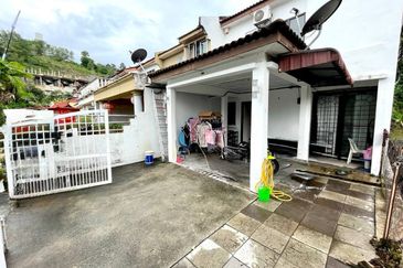 Taman Saujana Puchong