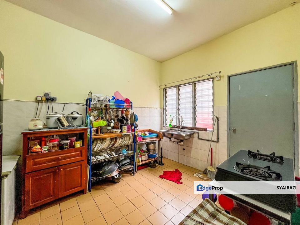 Double Storey Terrace Taman Lestari Putra, LEP 4, Seri Kembangan, Selangor, Seri Kembangan