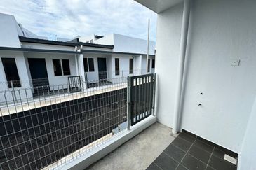 J1 Residence @ Jenderam