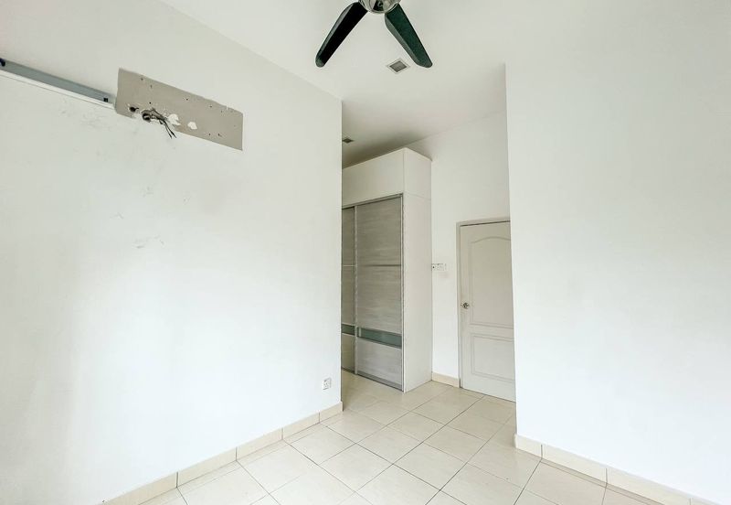 Villa Park Condominium