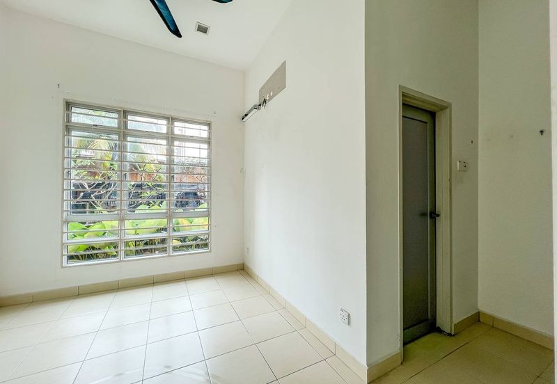 Villa Park Condominium