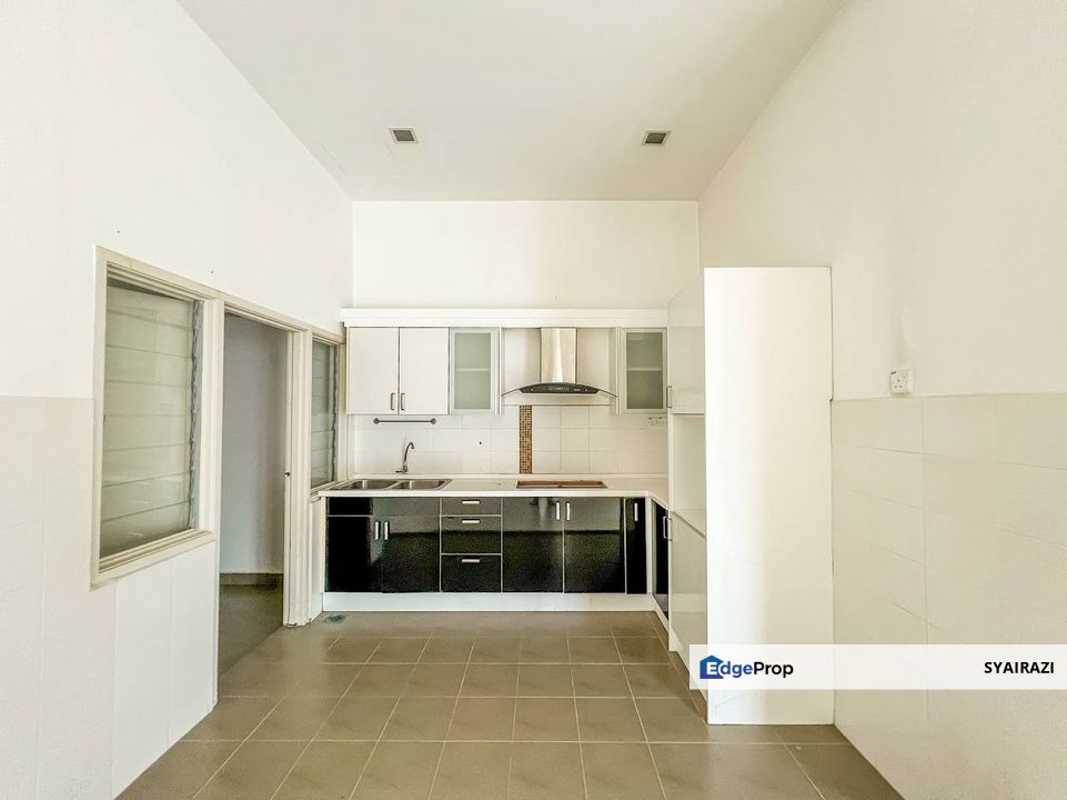 GROUND FLOOR Corner Unit Villa Park Condominium, Taman Bukit Serdang, Seri Kembangan , Selangor, Seri Kembangan