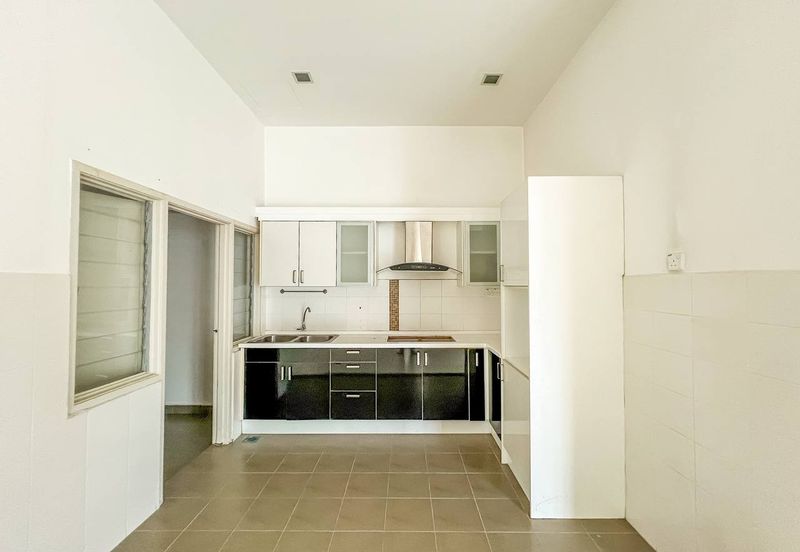 Villa Park Condominium