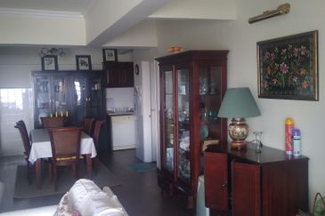 Silverpark Apartment