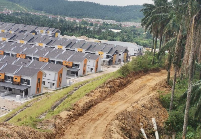 Bukit Ceraka, Alam Perdana, Ijok 